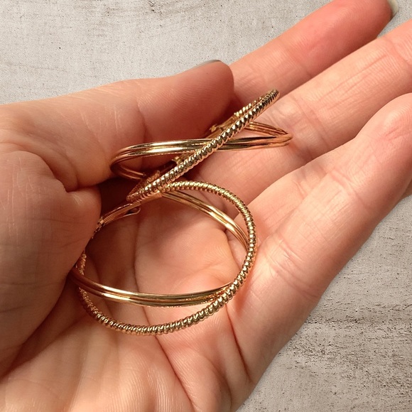 Gold Hoop Earrings Round Twisted Metal Embossed Engraved Design Double Infinity - Picture 11 of 11